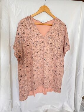 Relaxed V-Neck Printed Pink Tunic Top